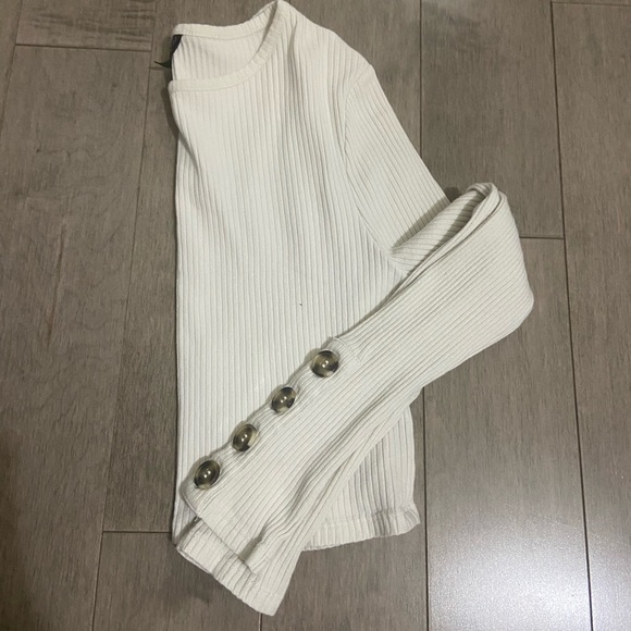 Long Sleeve Tops - Picture 3 of 4